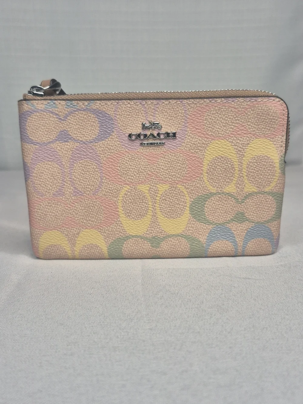 COACH Corner Zip Rainbow Signature Wristlet NWT - Picture 3 of 11